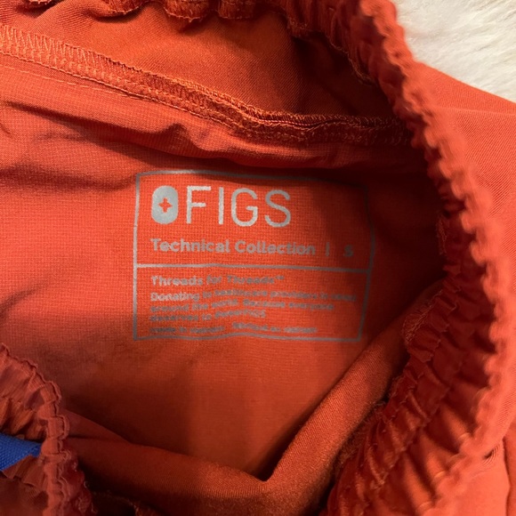 FIGS rust colored set - Picture 8 of 10